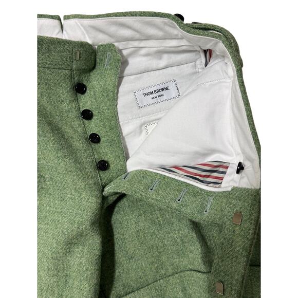 Thom Browne Green Wool Pleated Cuffed Shorts (Size 2) - Picture 2 of 9